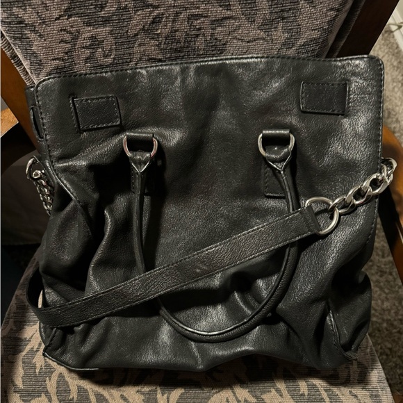 Beautiful black Michael Kors Large Hamilton bag with silver hardware. - Picture 5 of 6